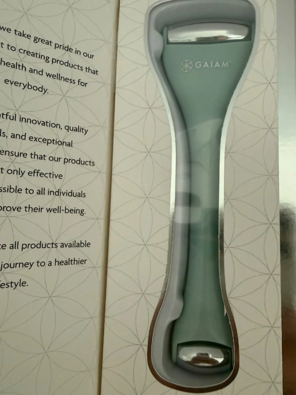 GAIAM | Dual-Ended METAL Facial Roller | PINK - GREEN | Relaxing Massage Roller